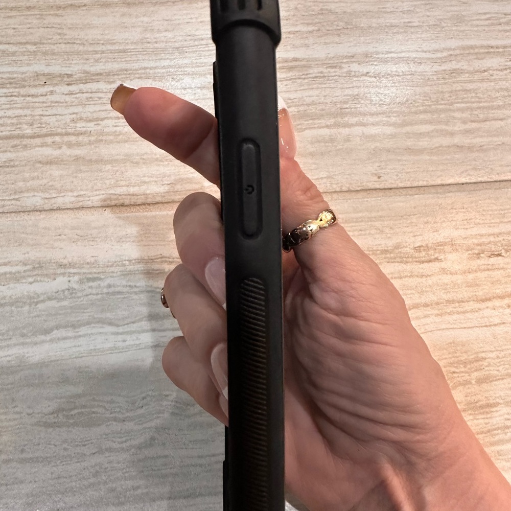 ADD TO A BUNDLE AND GET IT FOR FREE
iPhone 11 cover - Picture 3 of 8